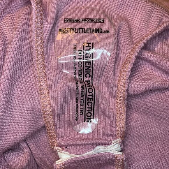 PrettyLittleThing V Neck Rib Bodysuit - Picture 6 of 7